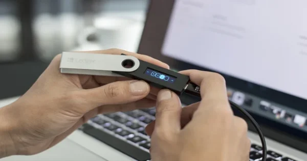 Ledger-Nano-S-Is-Available-For-Pre-Order-600x314-1.webp.webp